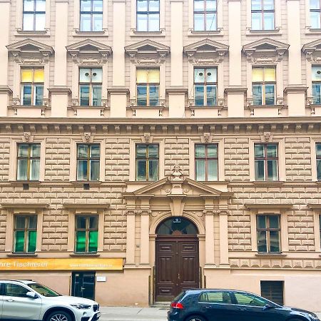 Backpacker Apartment City Center Wien Exteriör bild