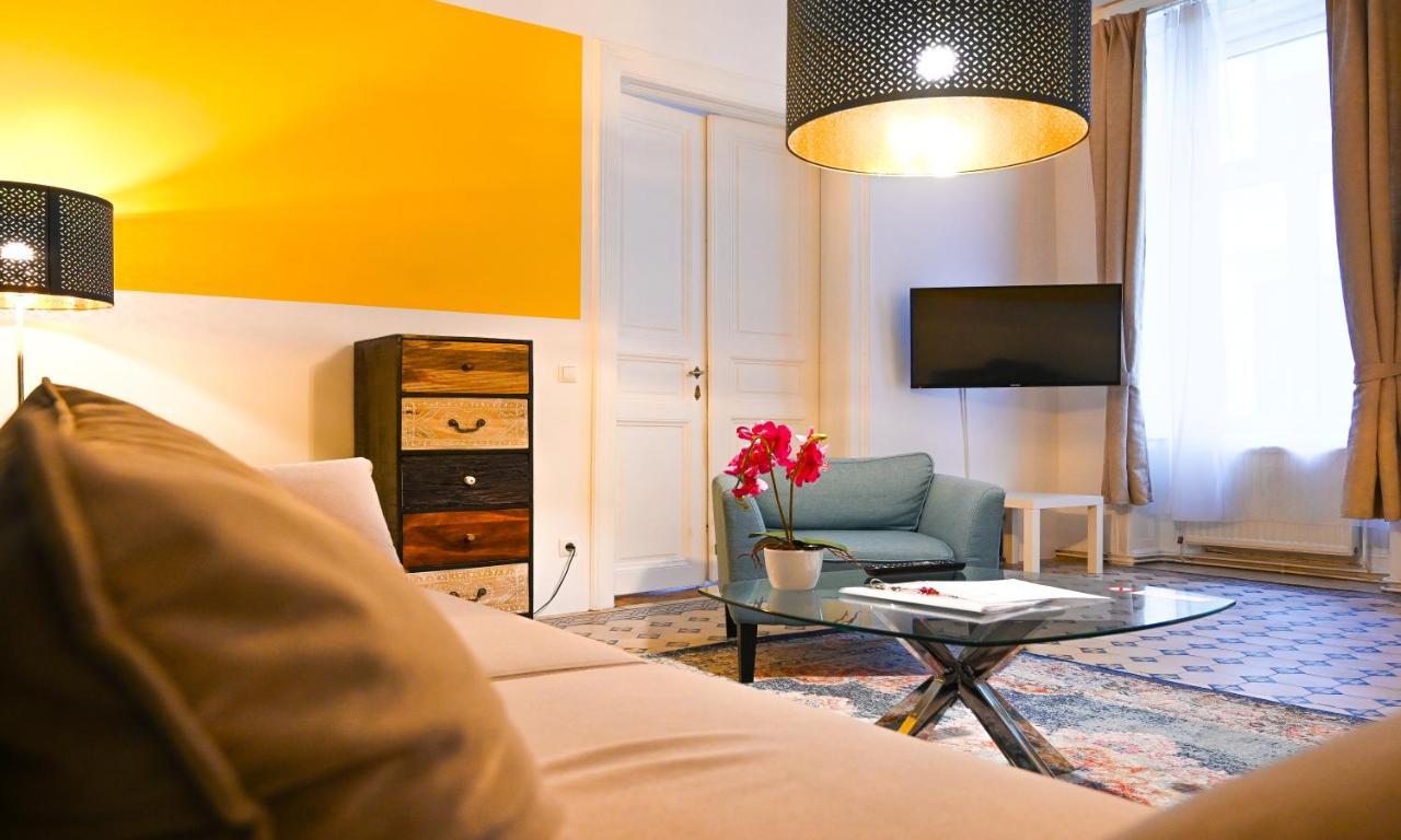 Backpacker Apartment City Center Wien Exteriör bild