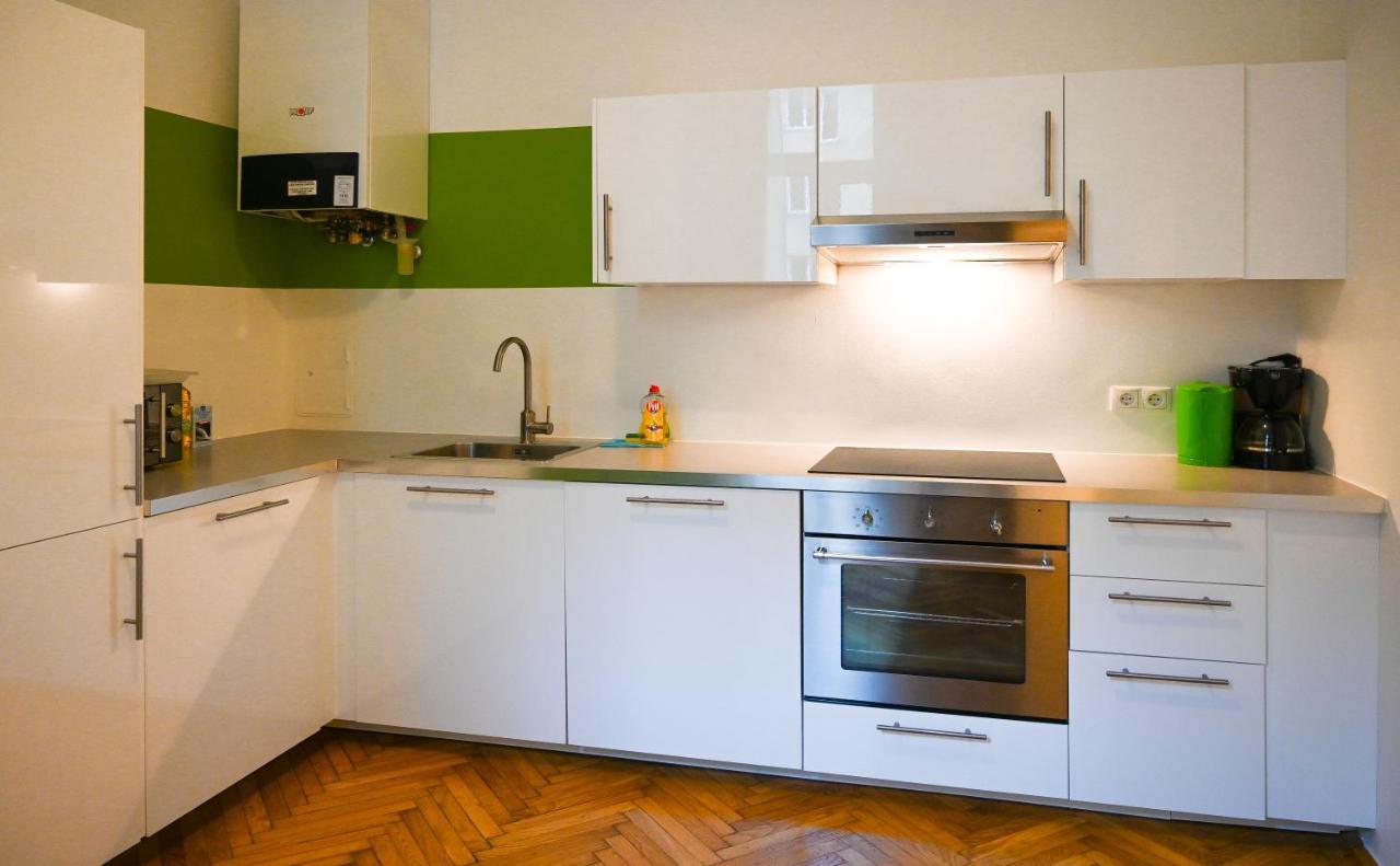 Backpacker Apartment City Center Wien Exteriör bild