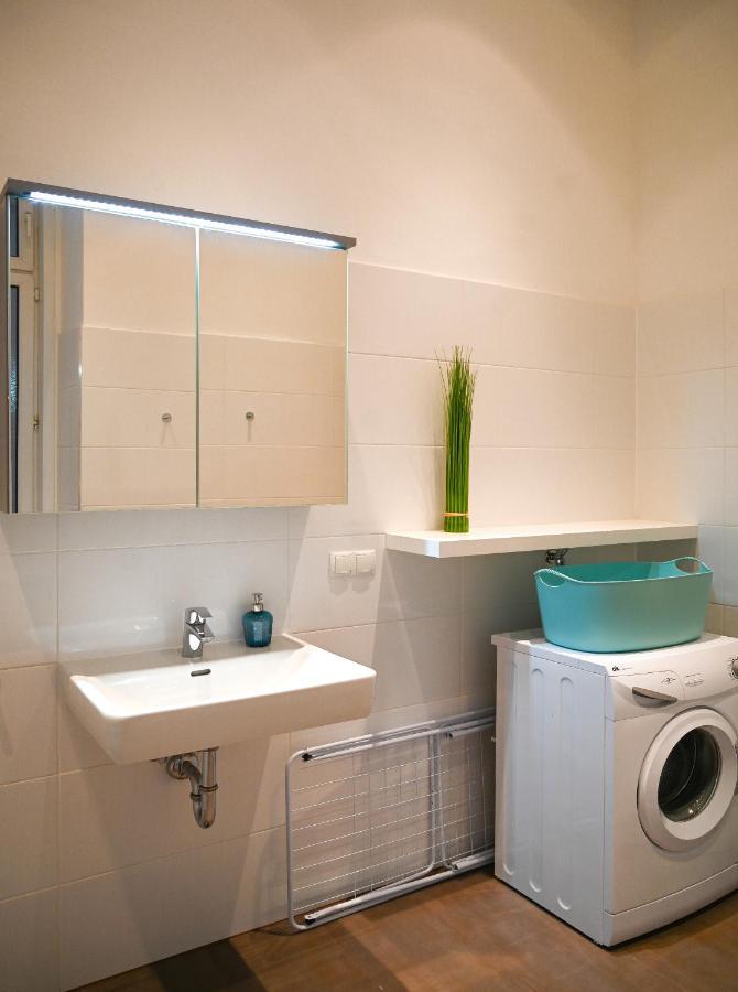 Backpacker Apartment City Center Wien Exteriör bild